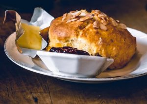 Scone based on john-tecuceanu-UdHh5w-1a44-unsplash