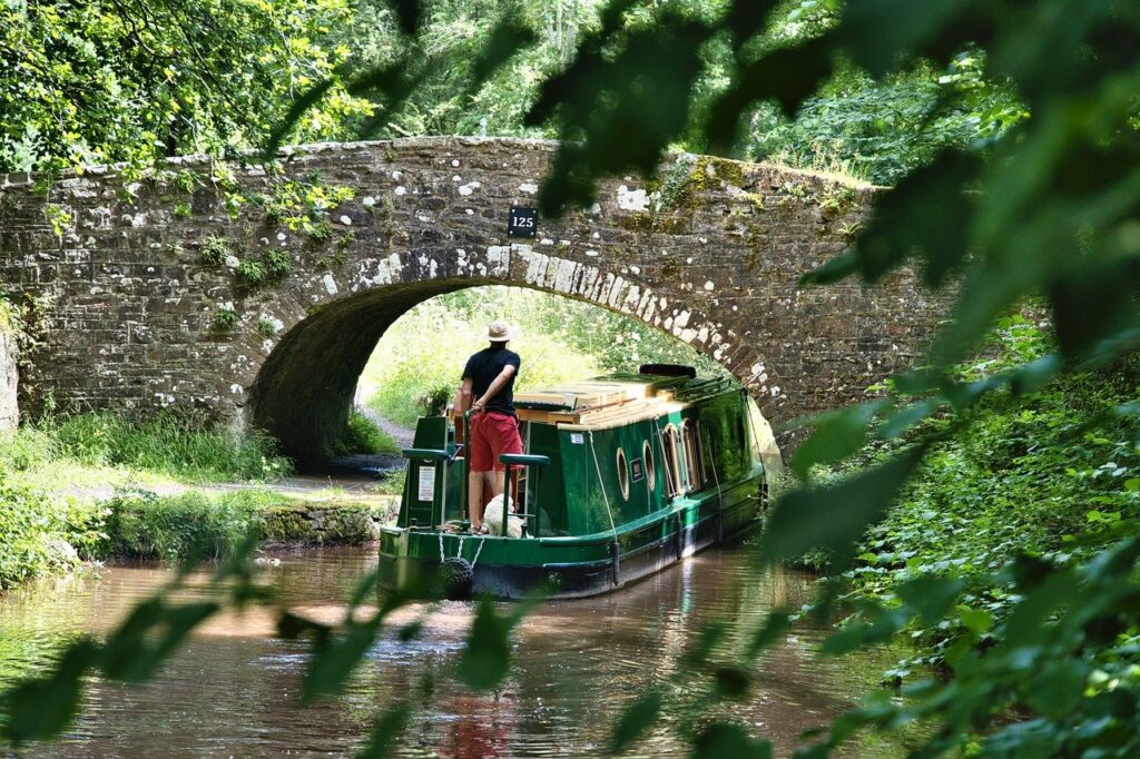 Narrowboat Cruising